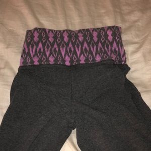 Patterned top yoga pants